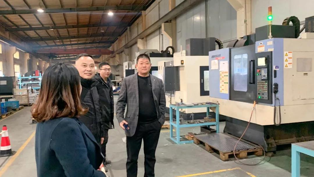 祝賀冠科工業(yè)董事長(zhǎng)楊興國(guó)榮獲國(guó)際徽商“2020年度中華百名優(yōu)秀徽商”榮譽(yù)稱號(hào)