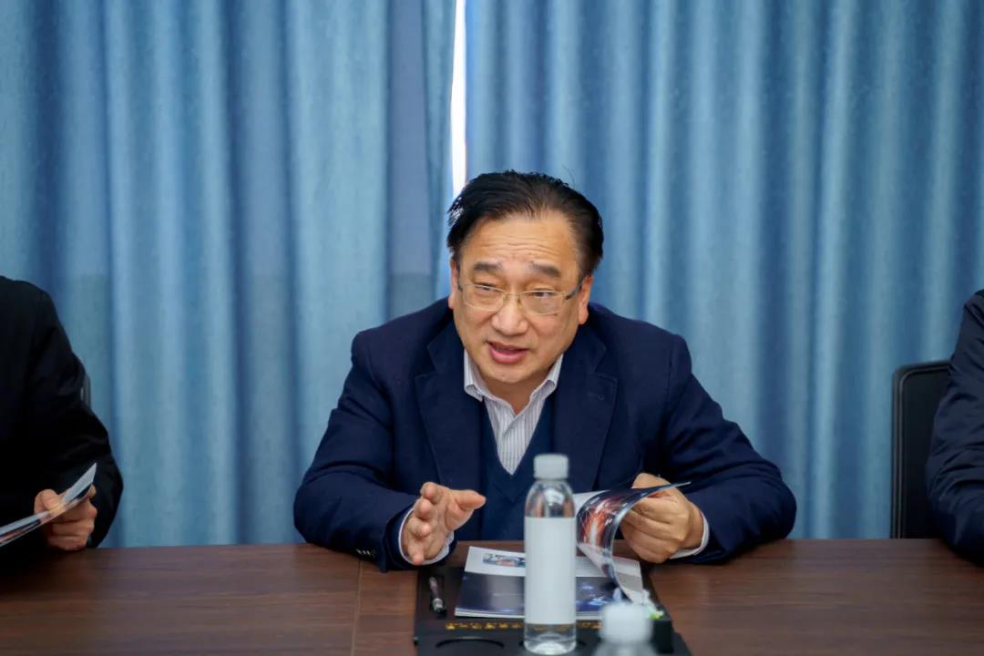 蘇州市人大常委會副主任沈國芳一行走訪調(diào)研蘇州冠科工業(yè)設(shè)備有限公司